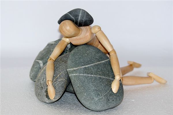 梦见自己摔倒是什么意思 梦见自己摔倒是什么意思