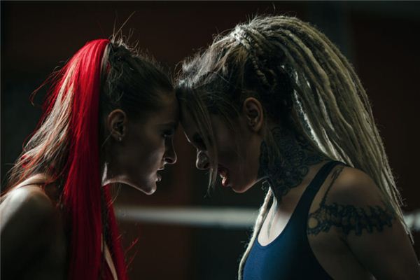 梦见两个女人打架 梦见两个女人打架