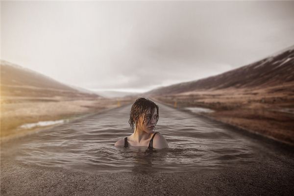 梦到女人掉河里