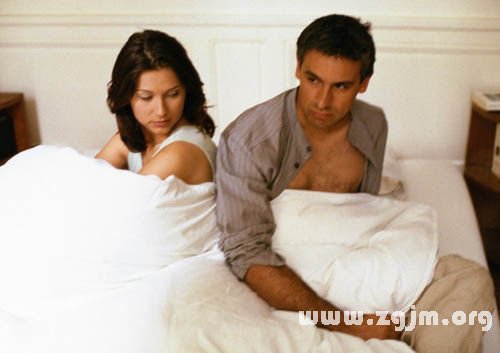 夫妻最健康的双人睡姿