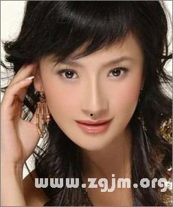 痣的位置与命运图:10、女人脸上的桃花痣大全