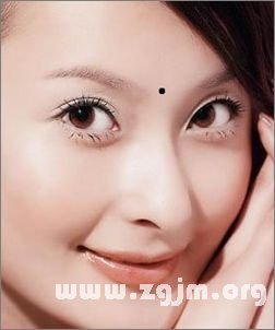 痣的位置与命运图:10、女人脸上的桃花痣大全