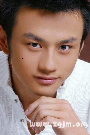 痣的位置与命运图:16、男人脸上的大富大贵痣
