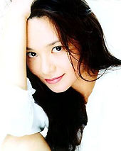 上下比例均匀，线条孤度优雅